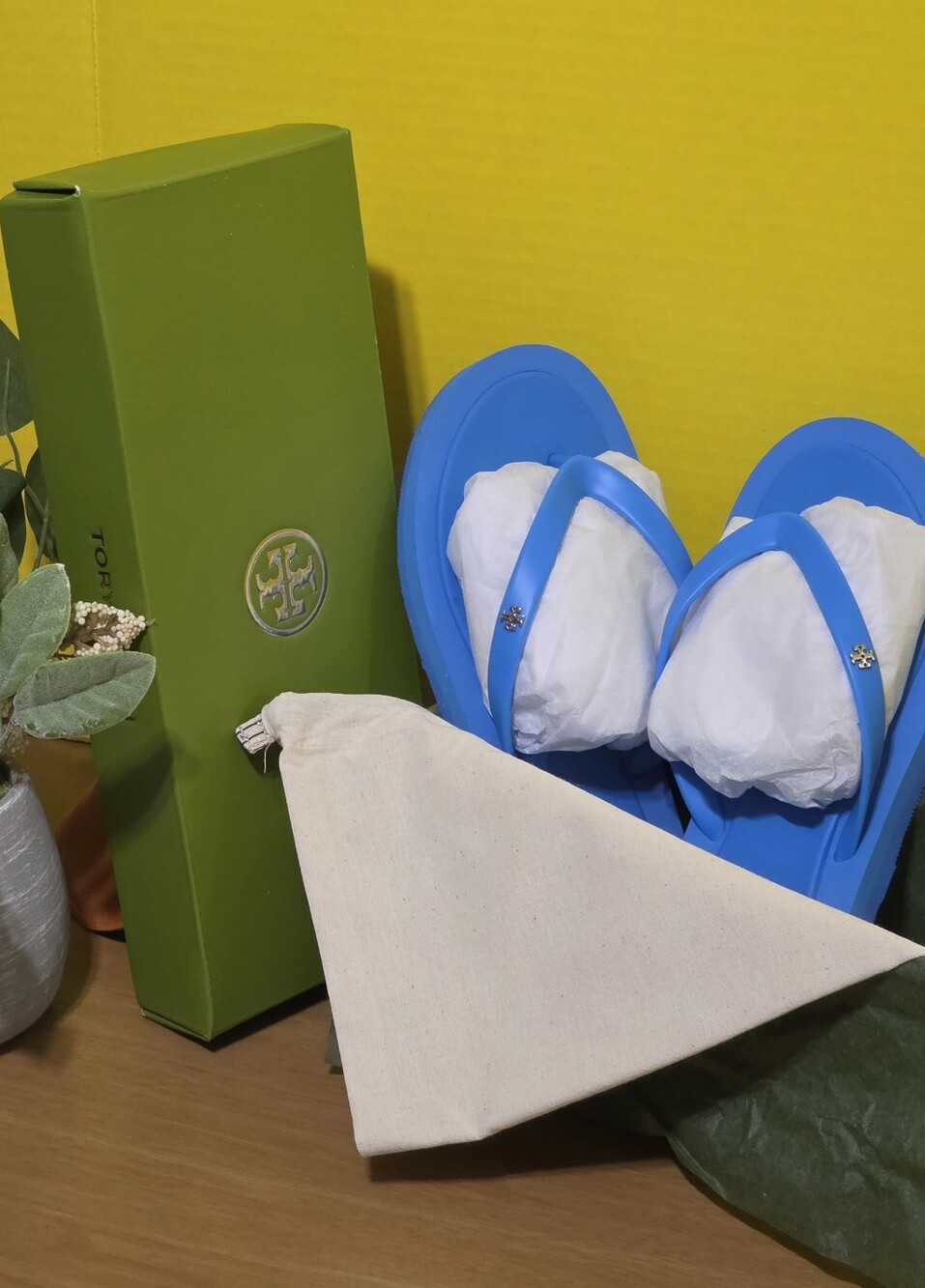 Tory Burch Bright Blue Logo Flip Flop Sandals 6